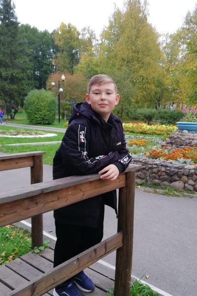 Илья Изряднов