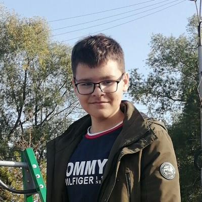 Кирилл Лавров